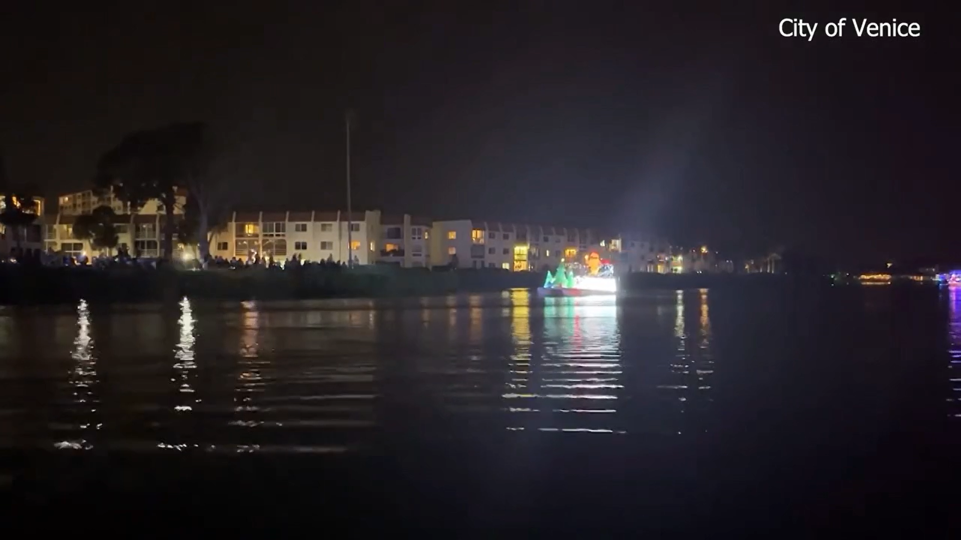 Boats light up for Venice Christmas Boat Parade The Suncoast News & Scoop